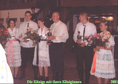 Die Könige mit ihren Königinnen                                2001